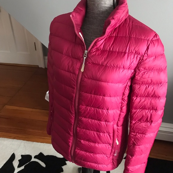 tumi hooded packable jacket